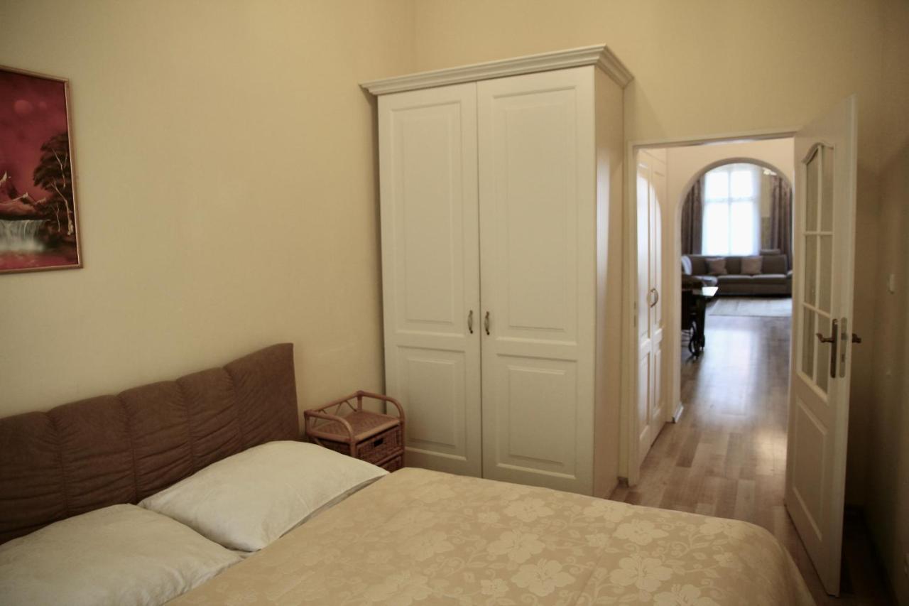 Apartman Sylva Na Stare Louce 42 Карловы Вары Экстерьер фото