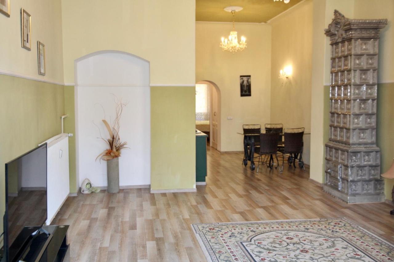 Apartman Sylva Na Stare Louce 42 Карловы Вары Экстерьер фото