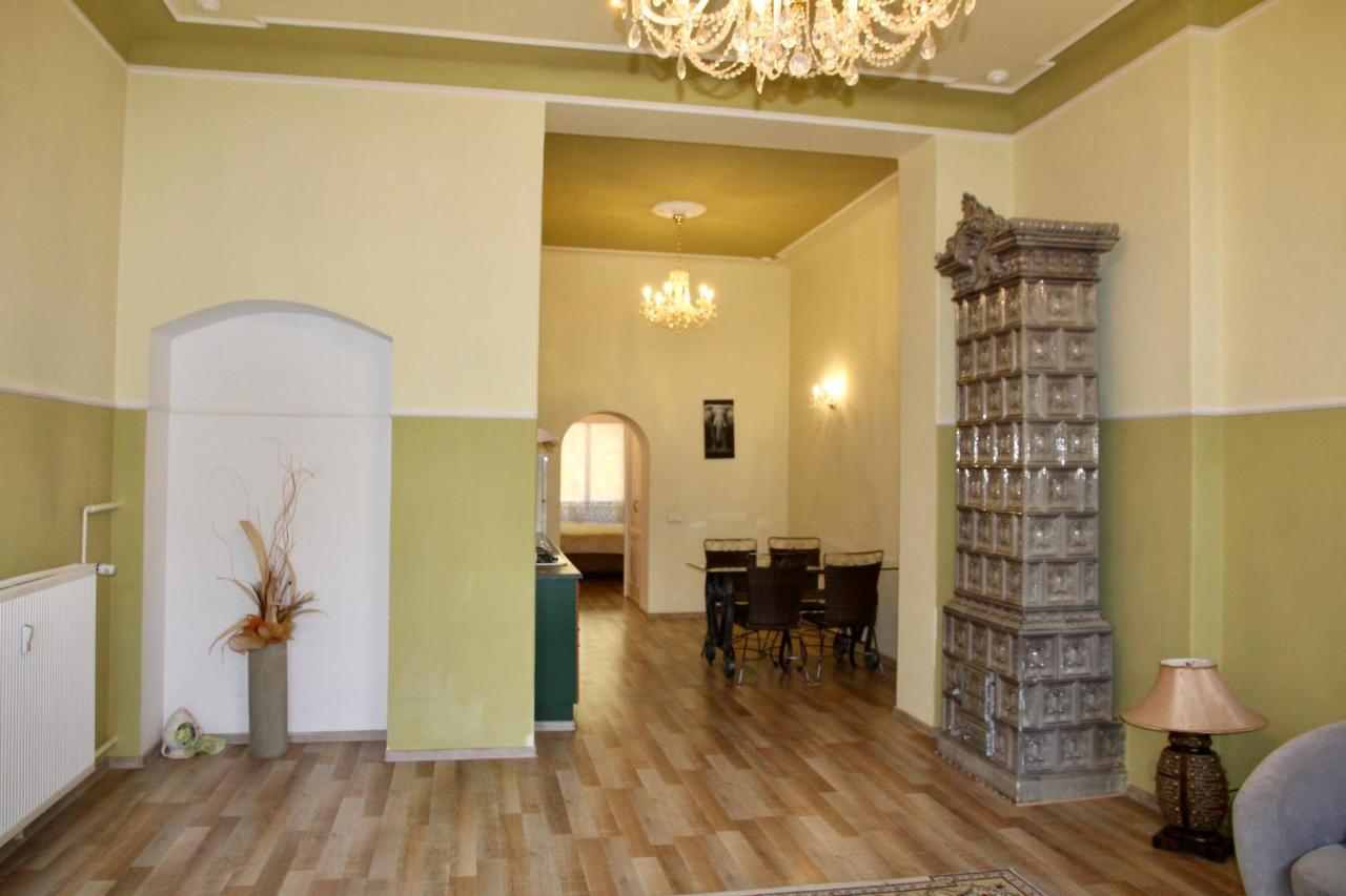 Apartman Sylva Na Stare Louce 42 Карловы Вары Экстерьер фото