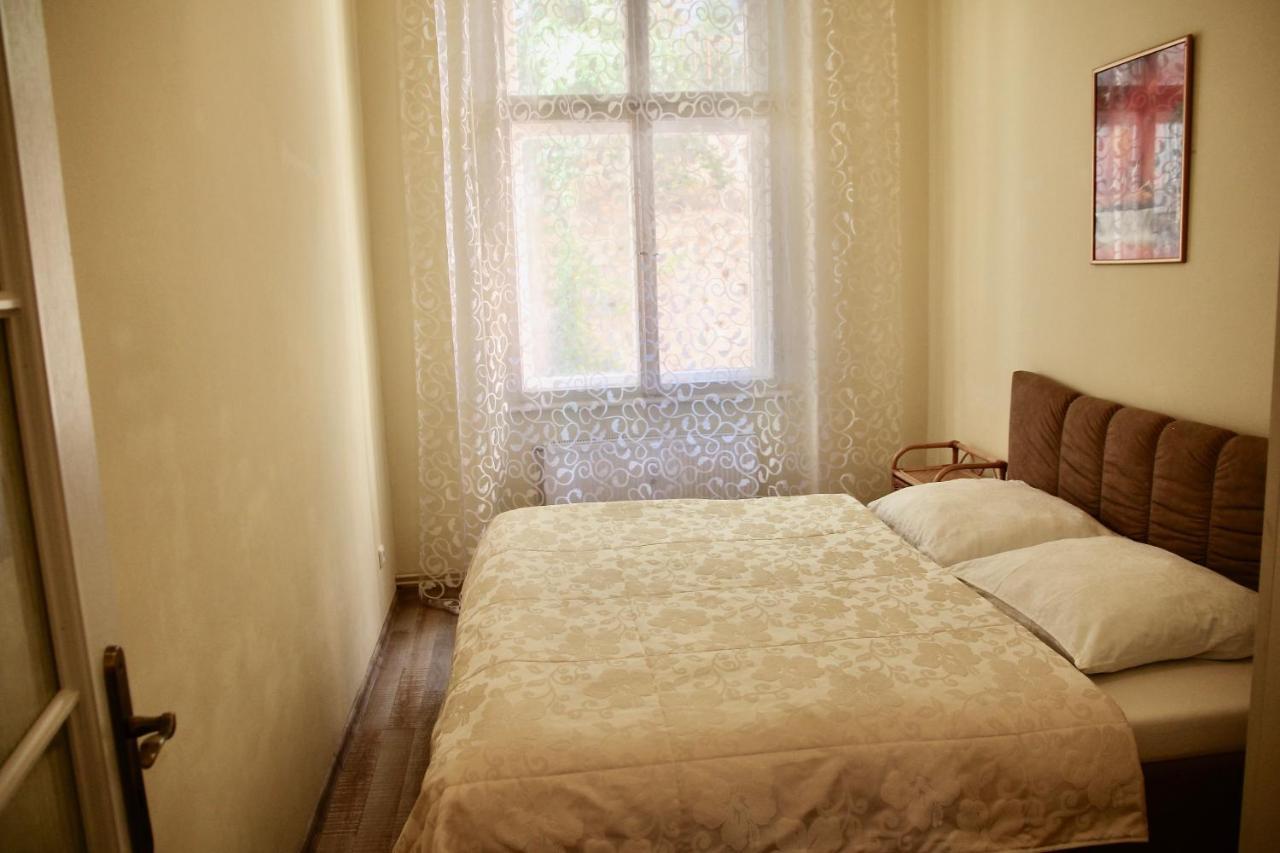 Apartman Sylva Na Stare Louce 42 Карловы Вары Экстерьер фото